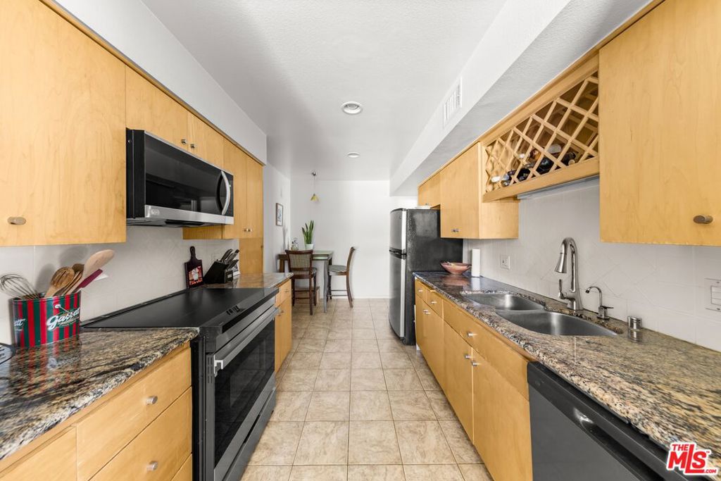 190 Arroyo Terrace 305 Property Photo 5