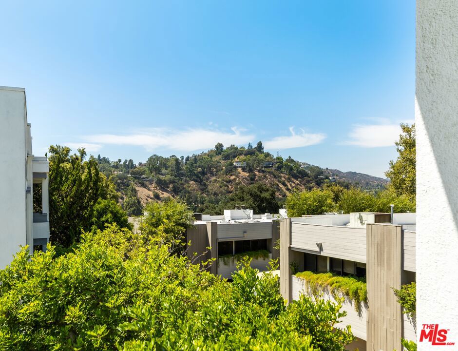 190 Arroyo Terrace 305 Property Photo 13