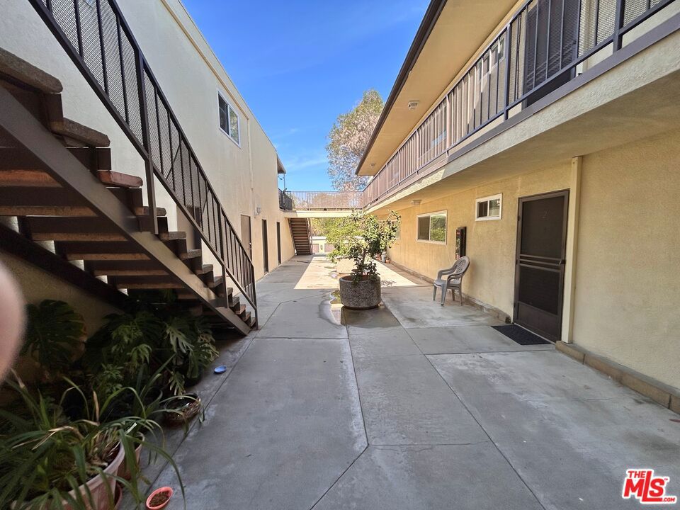 26377 Hillcrest Avenue Property Photo 8