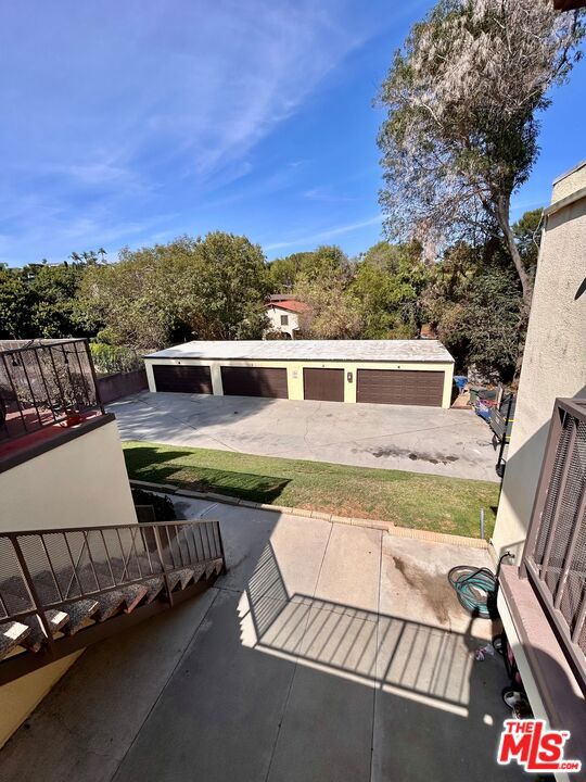 26377 Hillcrest Avenue Property Photo 9