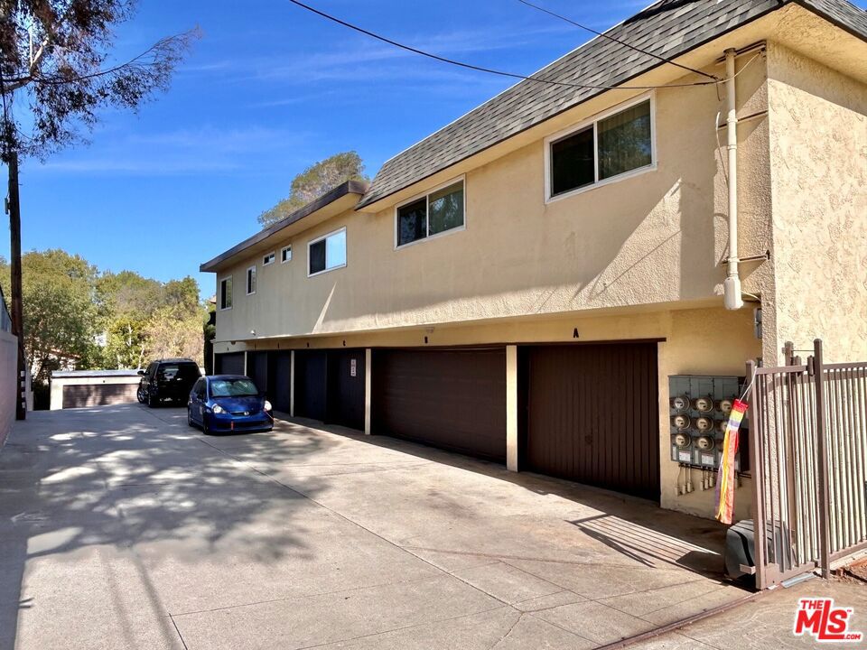 26377 Hillcrest Avenue Property Photo 12