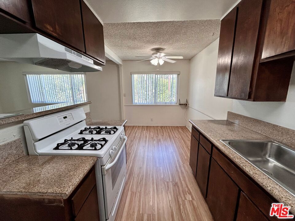 26377 Hillcrest Avenue Property Photo 15