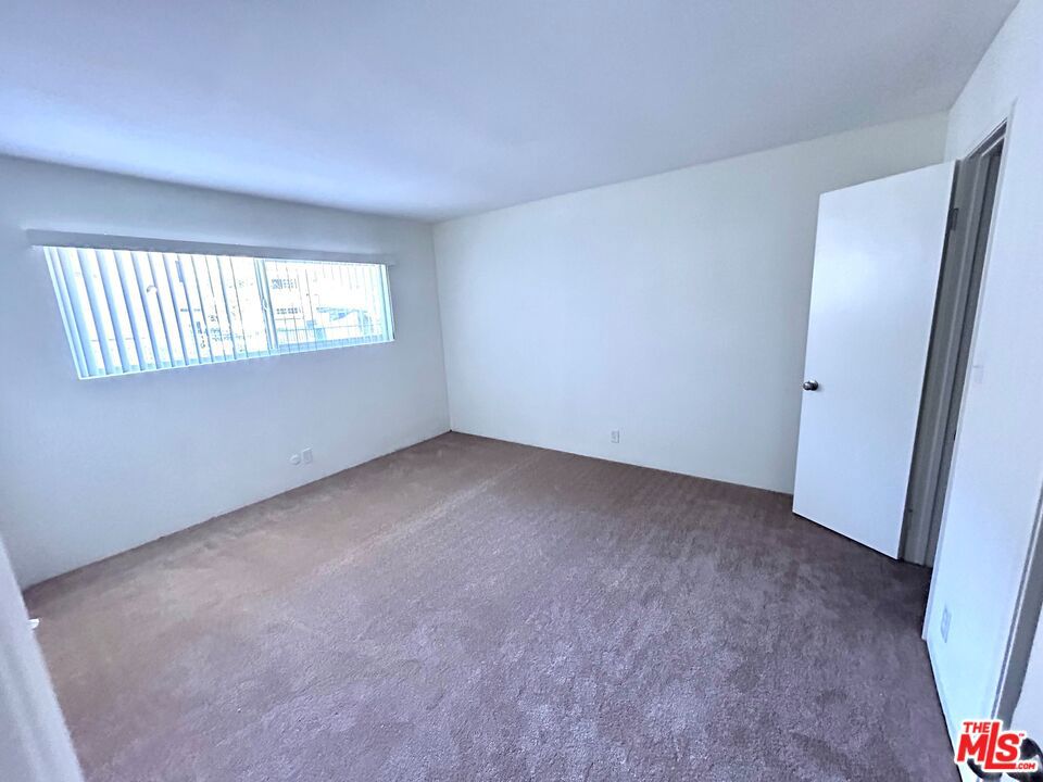 26377 Hillcrest Avenue Property Photo 20
