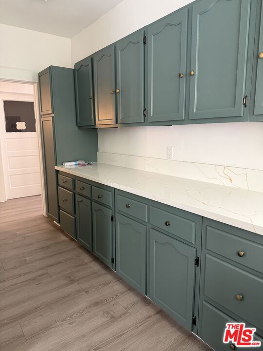 1406 S St Andrews Place Property Photo 2