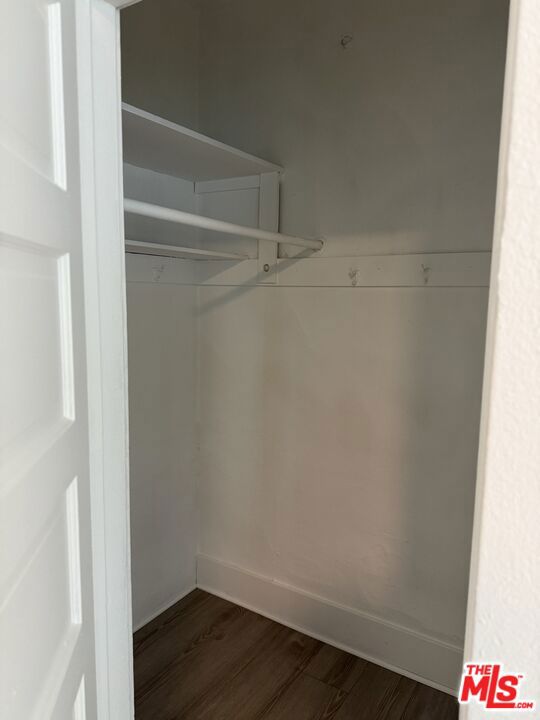 1406 S St Andrews Place Property Photo 18