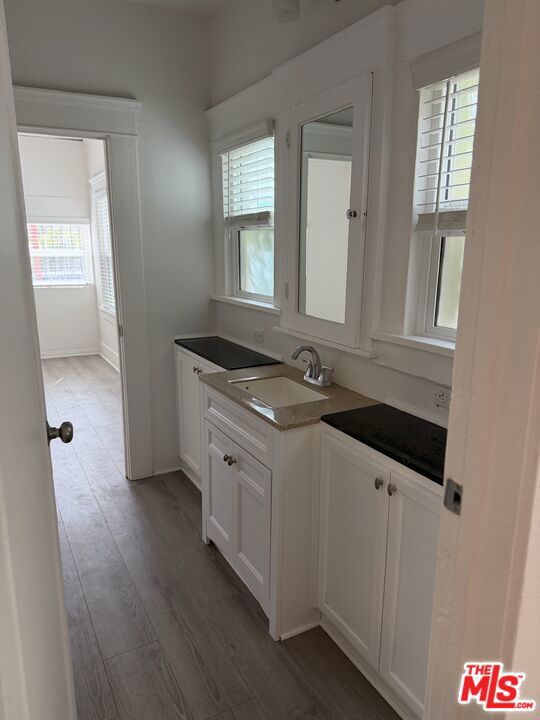 1406 S St Andrews Place Property Photo 19