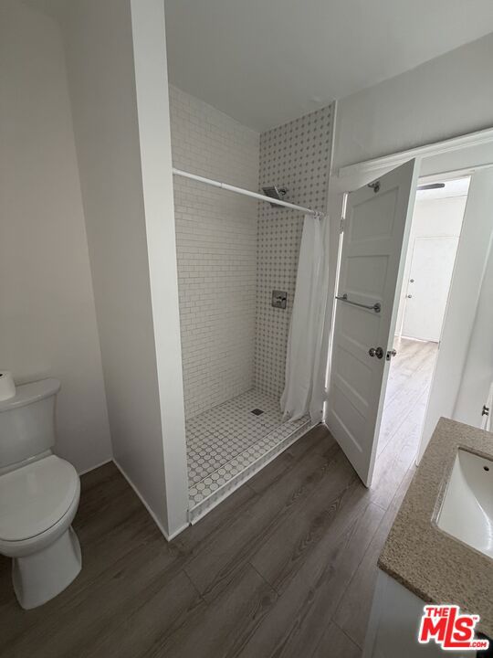 1406 S St Andrews Place Property Photo 21
