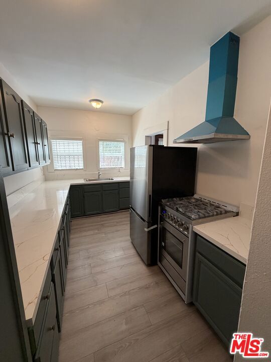 1406 S St Andrews Place Property Photo 27