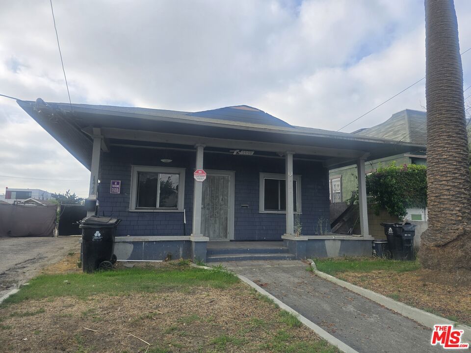 1448 W 36th Street Property Photo 2