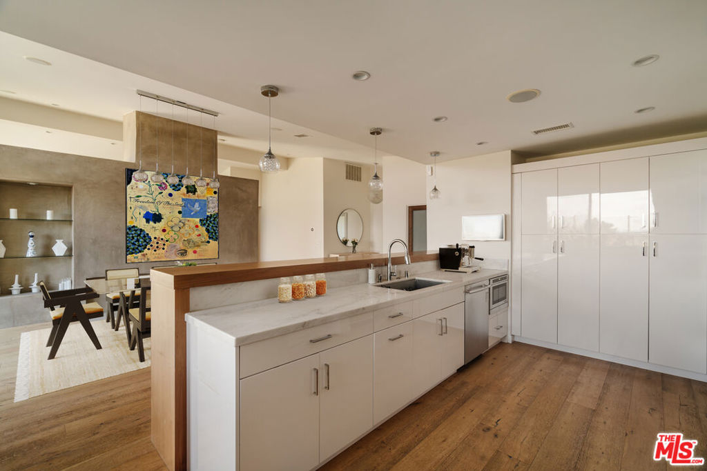 3423 Scadlock Lane Property Photo 6