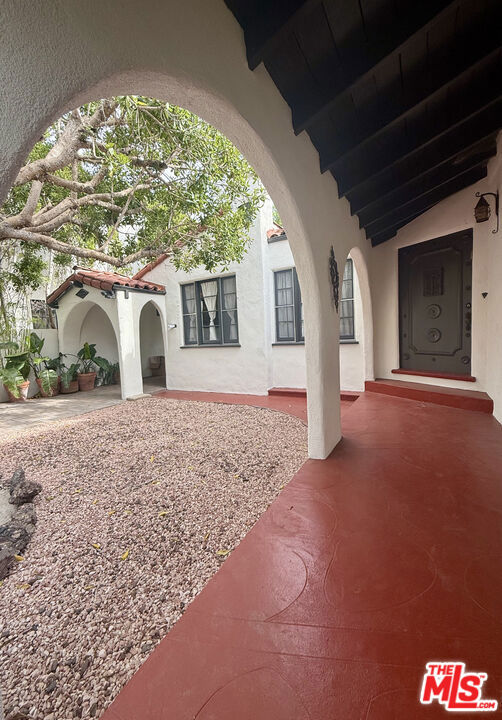 6450 Drexel Avenue Property Photo 3