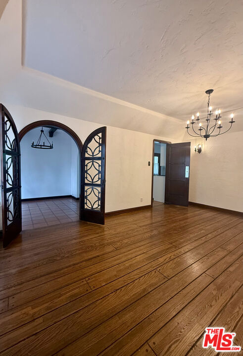 6450 Drexel Avenue Property Photo 5