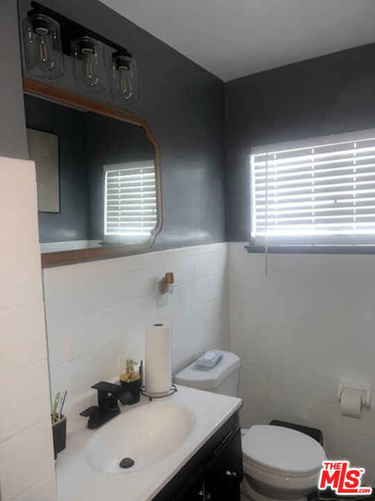2108 W 156th Street Property Photo 9