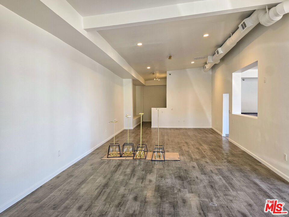 7028 Foothill Boulevard A Property Photo 4