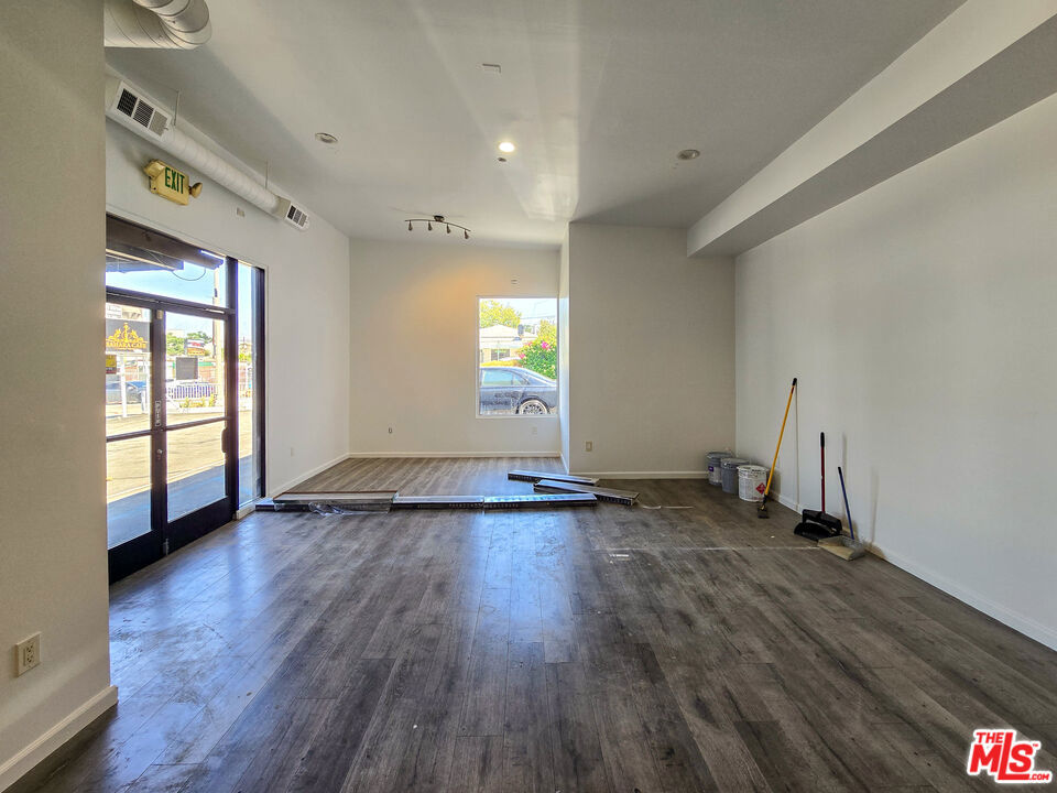 7028 Foothill Boulevard A Property Photo 5
