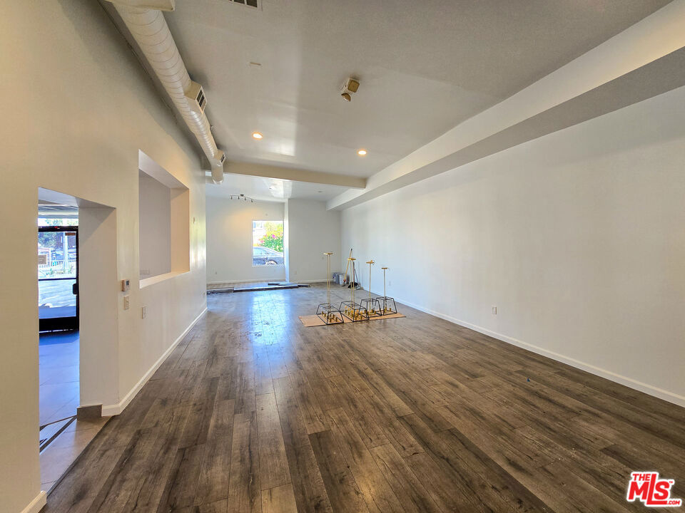 7028 Foothill Boulevard A Property Photo 6
