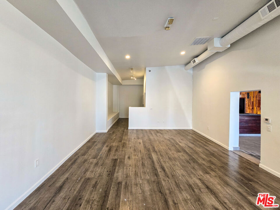 7028 Foothill Boulevard A Property Photo 8