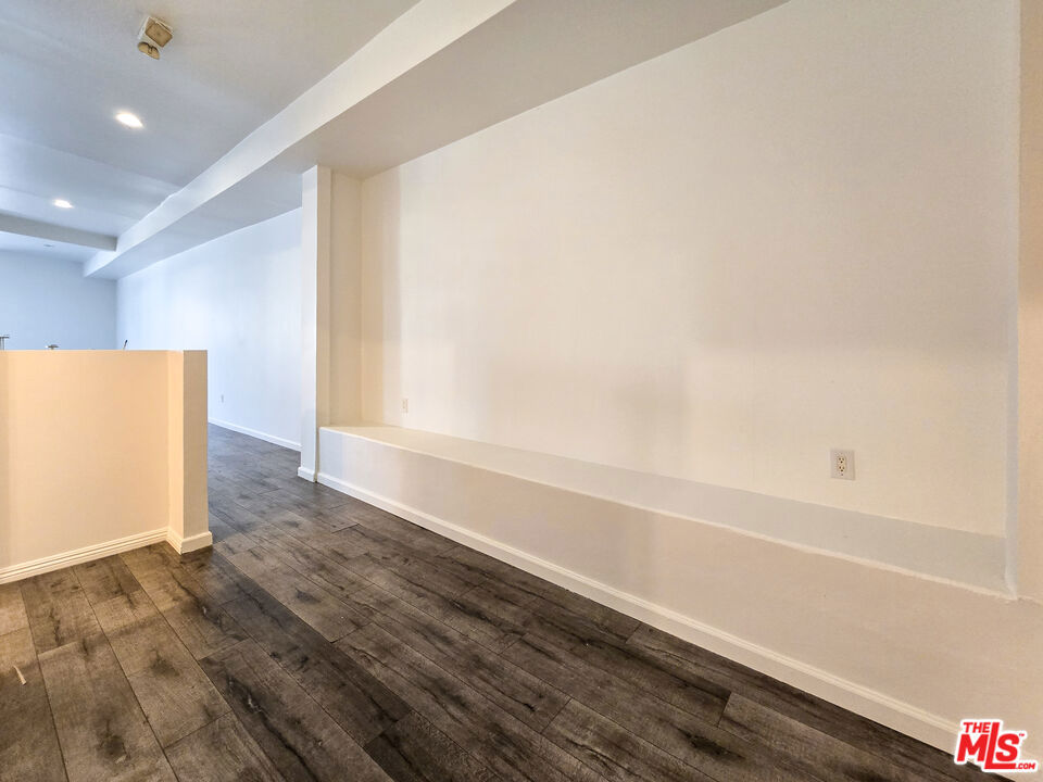 7028 Foothill Boulevard A Property Photo 12