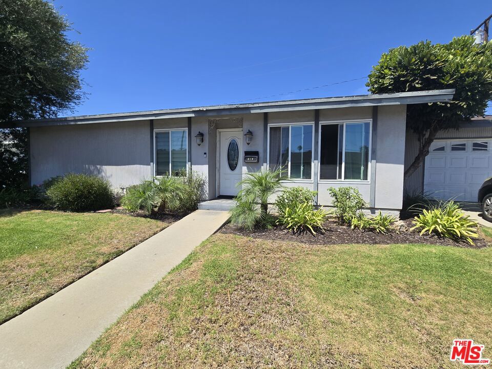 819 E 146th Street Property Photo 1