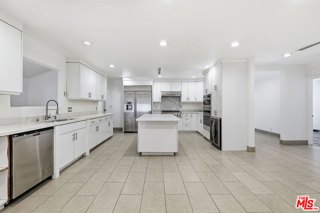 14755 Valleyheart Drive Property Photo 6