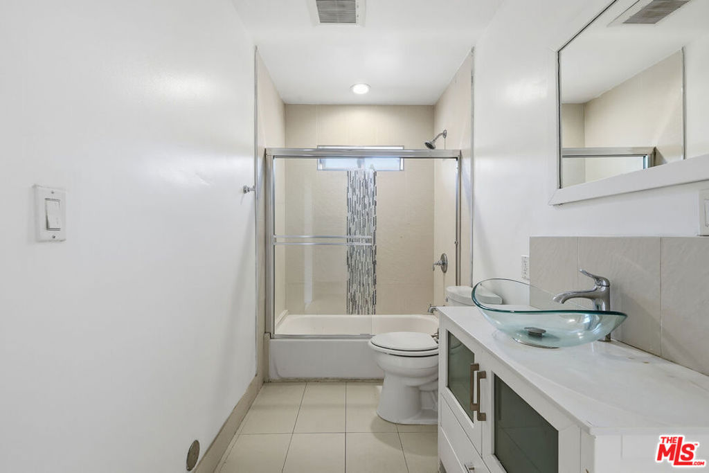 14755 Valleyheart Drive Property Photo 8