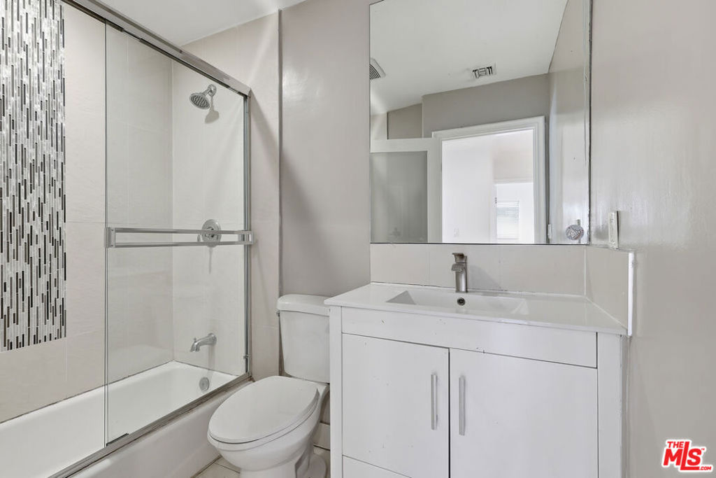 14755 Valleyheart Drive Property Photo 10