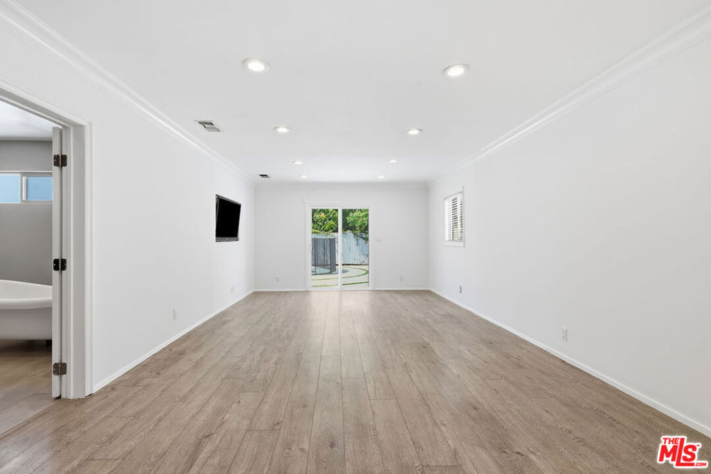 14755 Valleyheart Drive Property Photo 13