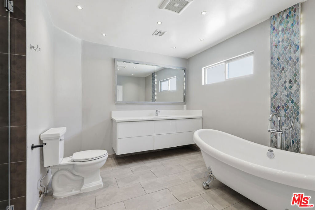 14755 Valleyheart Drive Property Photo 14
