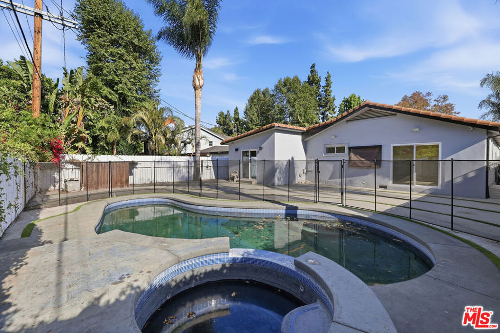 14755 Valleyheart Drive Property Photo 17