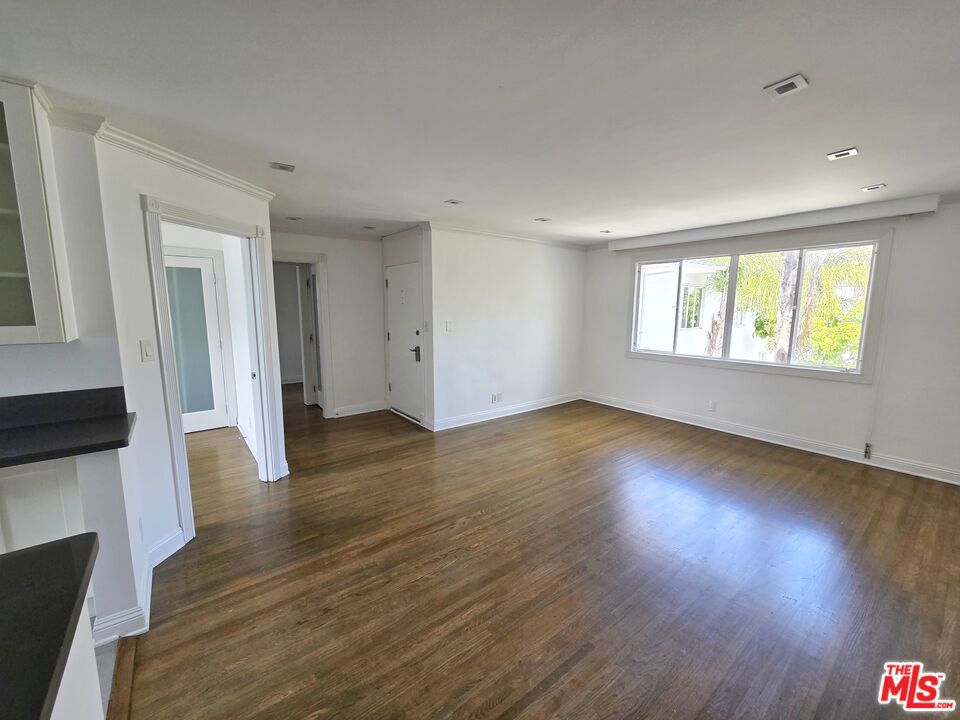 134 D San Vicente Blvd Property Photo 6