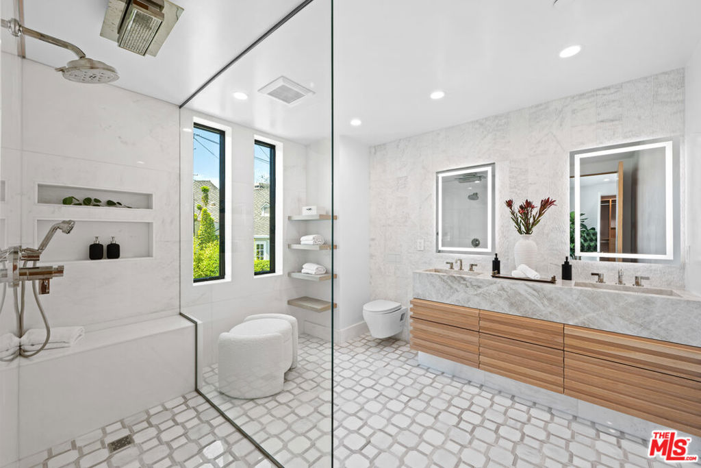 1325 Thayer Avenue Property Photo 8
