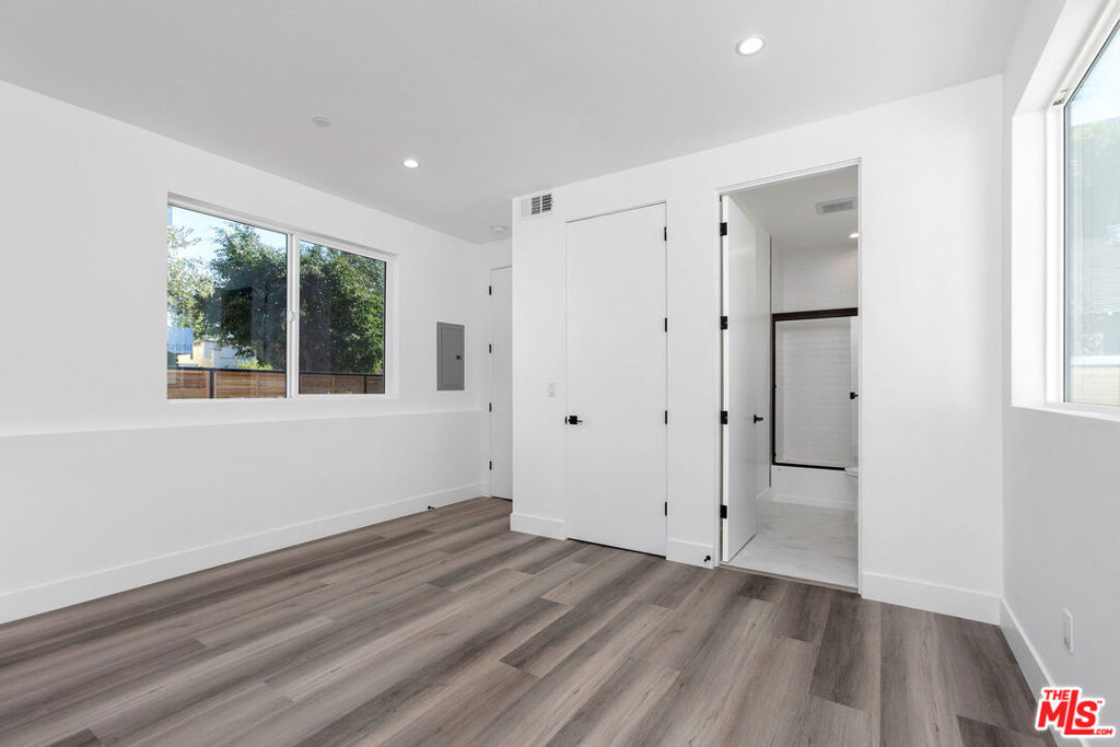 1255 N Gower Street Property Photo 4