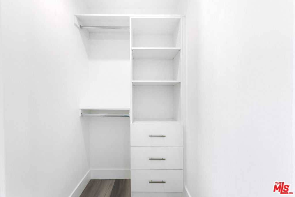 1255 N Gower Street Property Photo 6