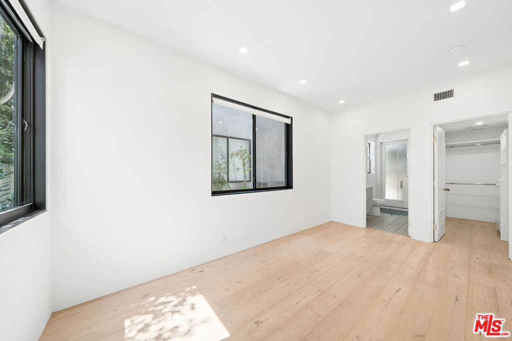 633 Palms Boulevard Property Photo 15
