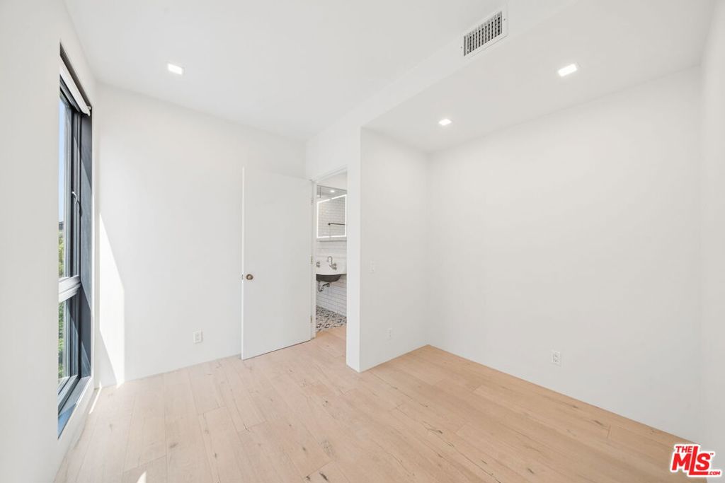 633 Palms Boulevard Property Photo 29