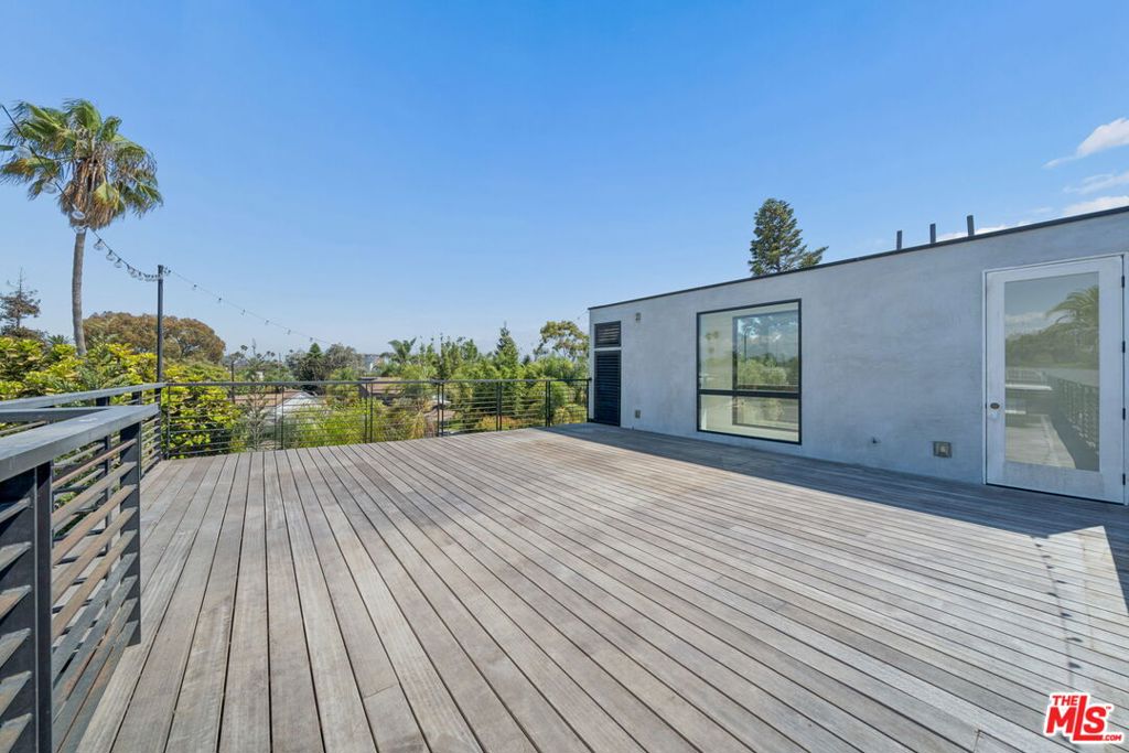 633 Palms Boulevard Property Photo 32