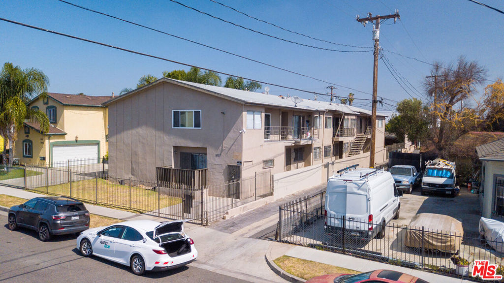 1017 W 95th Street Property Photo 1