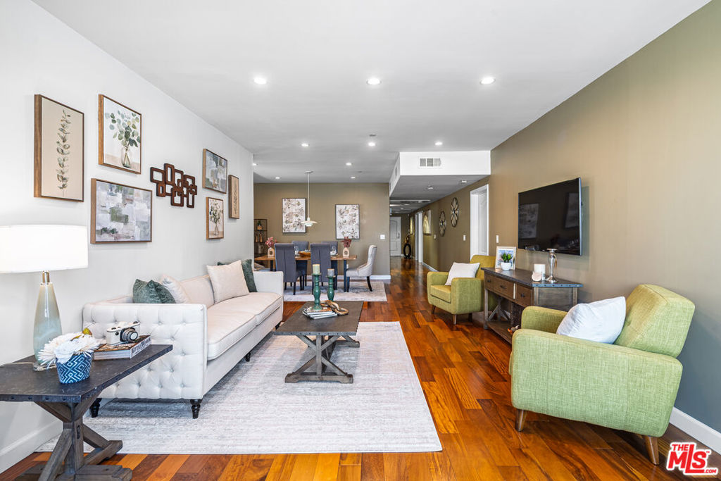1540 Amherst Avenue Ph2 Property Photo 1