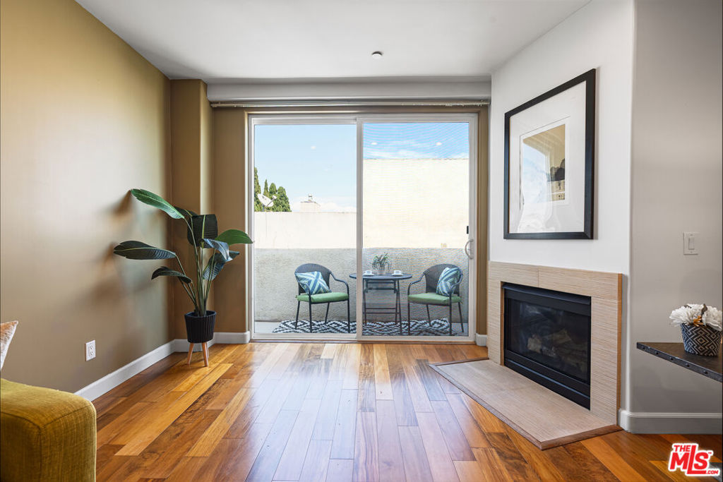 1540 Amherst Avenue Ph2 Property Photo 4