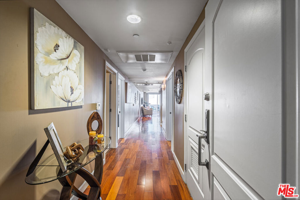 1540 Amherst Avenue Ph2 Property Photo 7