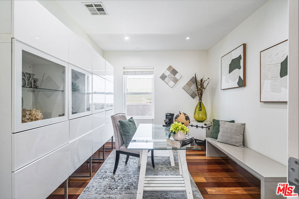 1540 Amherst Avenue Ph2 Property Photo 13
