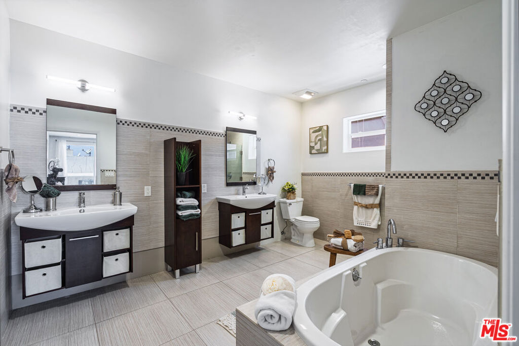 1540 Amherst Avenue Ph2 Property Photo 19