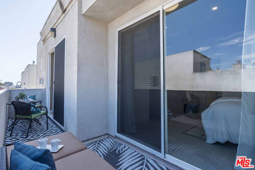 1540 Amherst Avenue Ph2 Property Photo 24