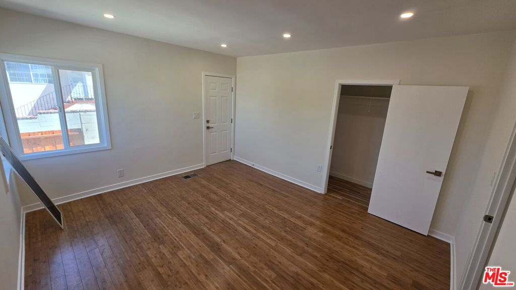 10323 Samoa Avenue Property Photo 12