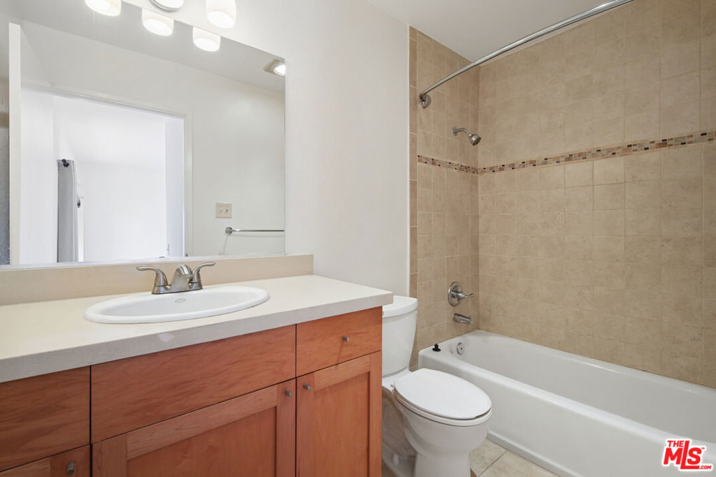 937 Wilcox Avenue 7 Property Photo 9
