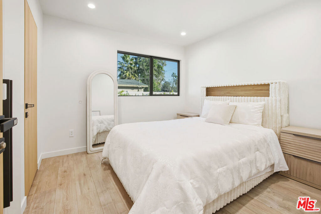 16823 Valerio Street Property Photo 9