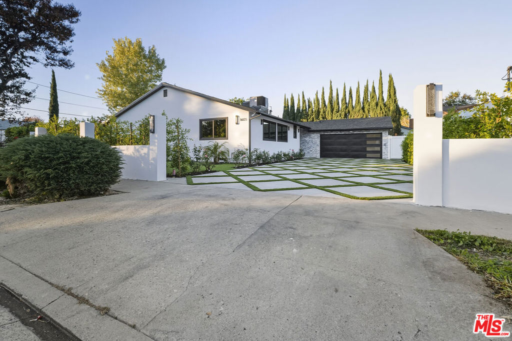 16823 Valerio Street Property Photo 14