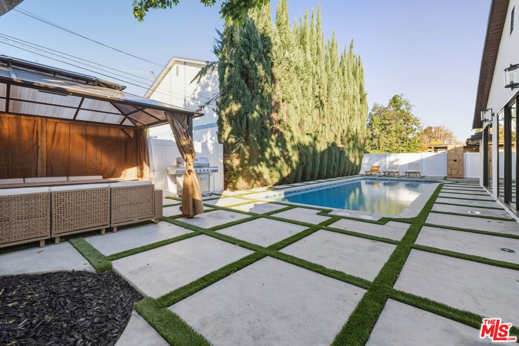 16823 Valerio Street Property Photo 17