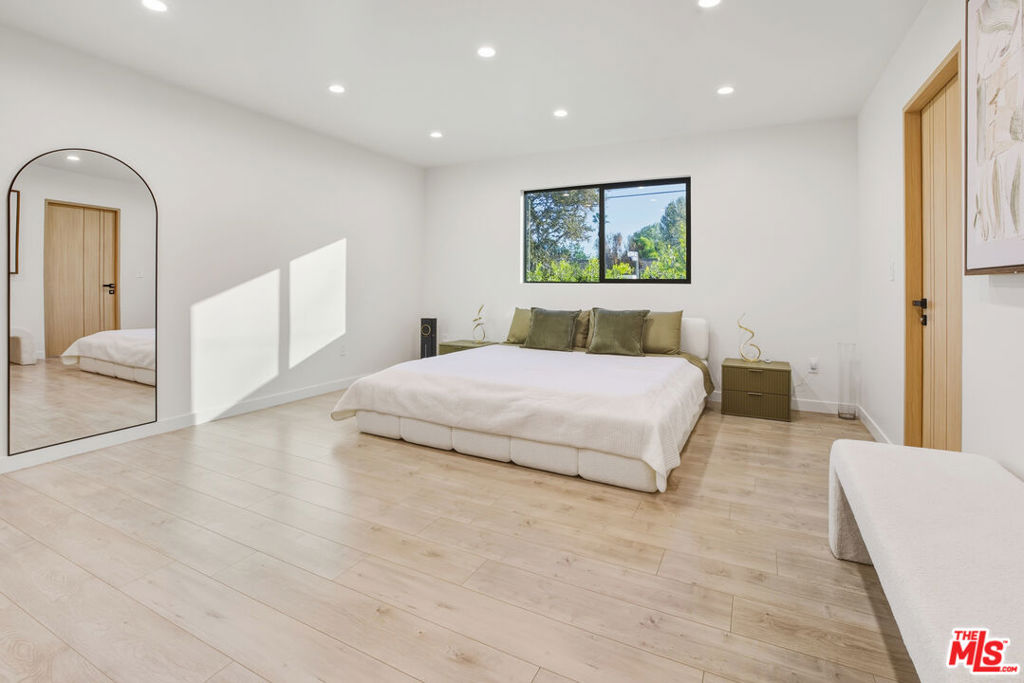 16823 Valerio Street Property Photo 27