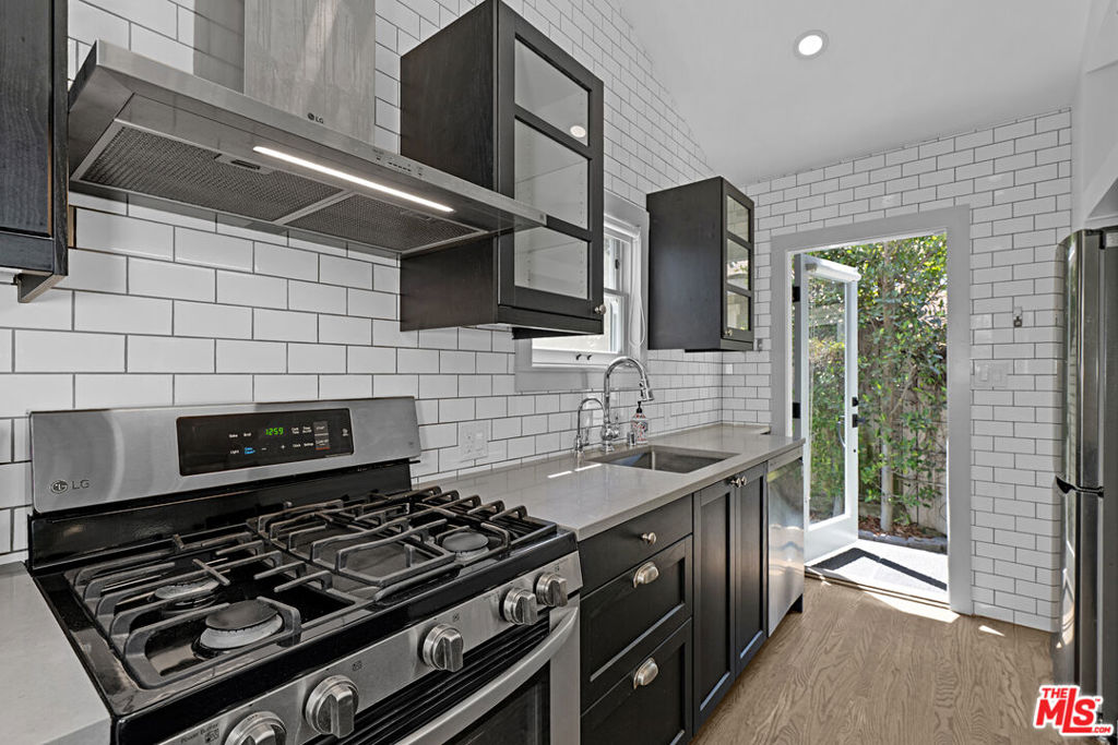 30 Fleet Street Property Photo 17